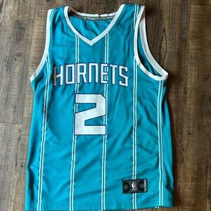 This is a hornets Lamelo ball jeresey